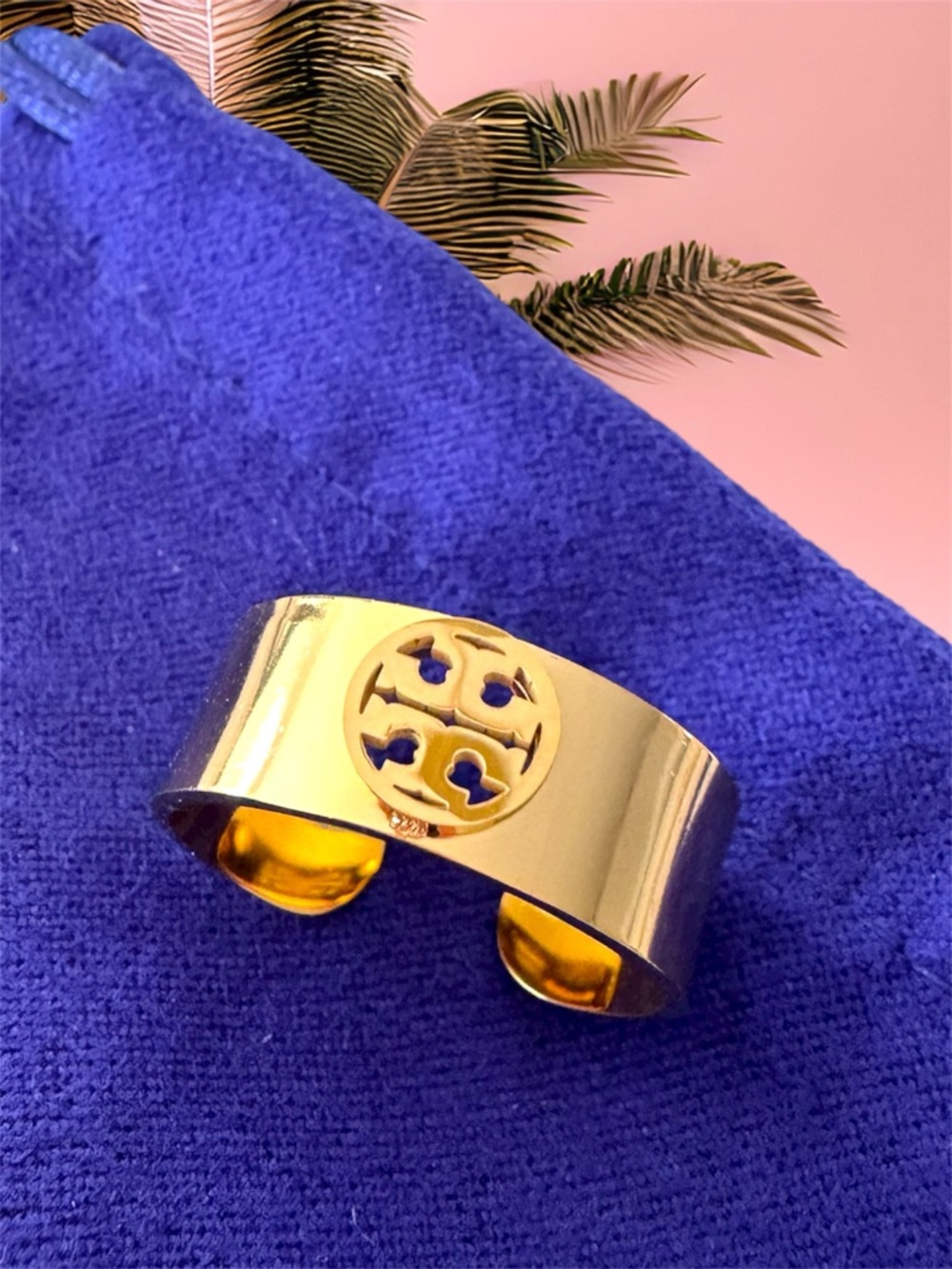 Tory Burch Gold-Tone Double-T Logo Ring one size fits 6-7-8-9.